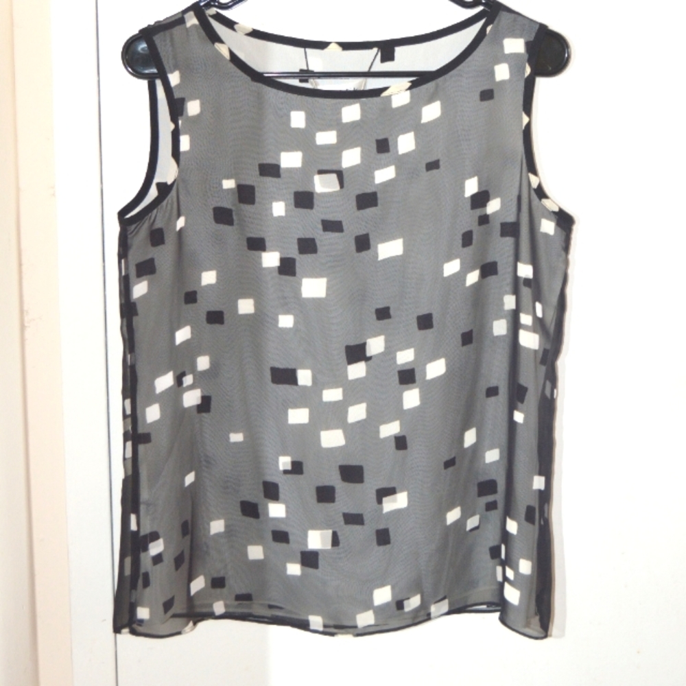 Sleeveless Black and White Top S